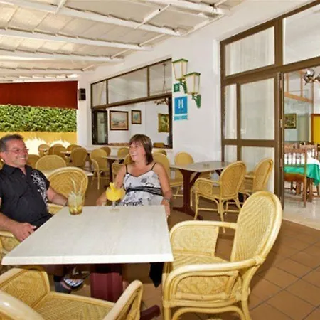 Casa de hóspedes Cati 2*